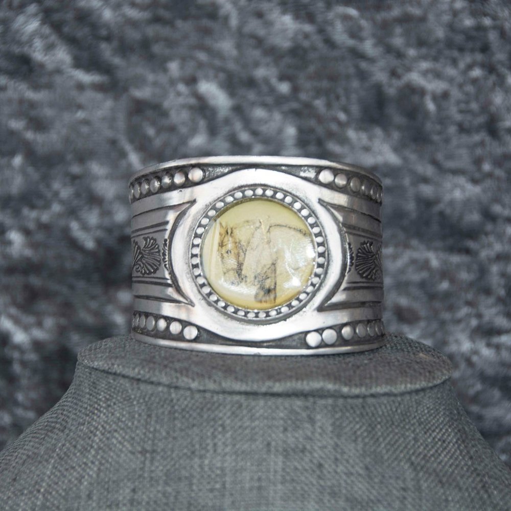 Hand Crafted Pewter Cuff Bracelet - Scribed Horse Heads Focal - Picture 2 of 7